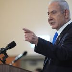To cheers and applause: Netanyahu began his speech in Congress