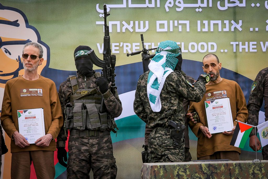 Israel Warns Mediators That Hamas is Seriously Endangering the Hostage Deal