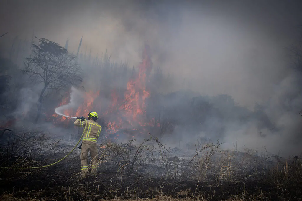 The Battle against the Wildfires Carries On, Weather Shifts in Israel’s Favor