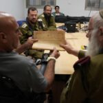 In Emotional Moment, Wounded Druze Officer Performs Passover Ceremony