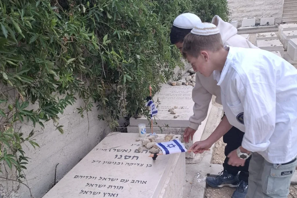 A Nation Remembers: Tens of Thousands of Young Israelis Light Candles for the Fallen