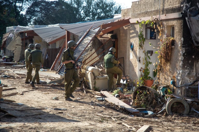Civilians Praised as IDF Admits Security Lapses at Ein Hashlosha