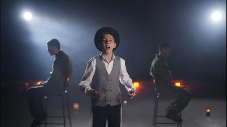 Young Haredi Artist Sings for Unity in Memory of the October 7 Victims