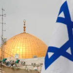 Bereaved Mother Raises Israeli Flag on the Temple Mount