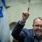 ח"כ מהאופוזיציה: "מתנגד לרה"מ אך מתפלל למענו כל יום"
