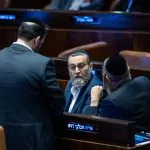 אחרי דרמה לילית: יהדות התורה פרשה מהממשלה