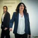 פתרונות חדשניים לעומסי התנועה: שאטל ימי ורכבת על גלגלים