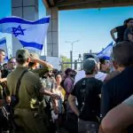 עושים סדר: פרספקטיבה רחבה על המהומות בבסיסים הצבאיים