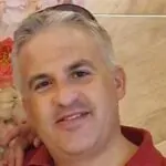 “גבורה וחיים חדשים”: הכנסת ספר תורה לזכר אלחנן קלמנזון