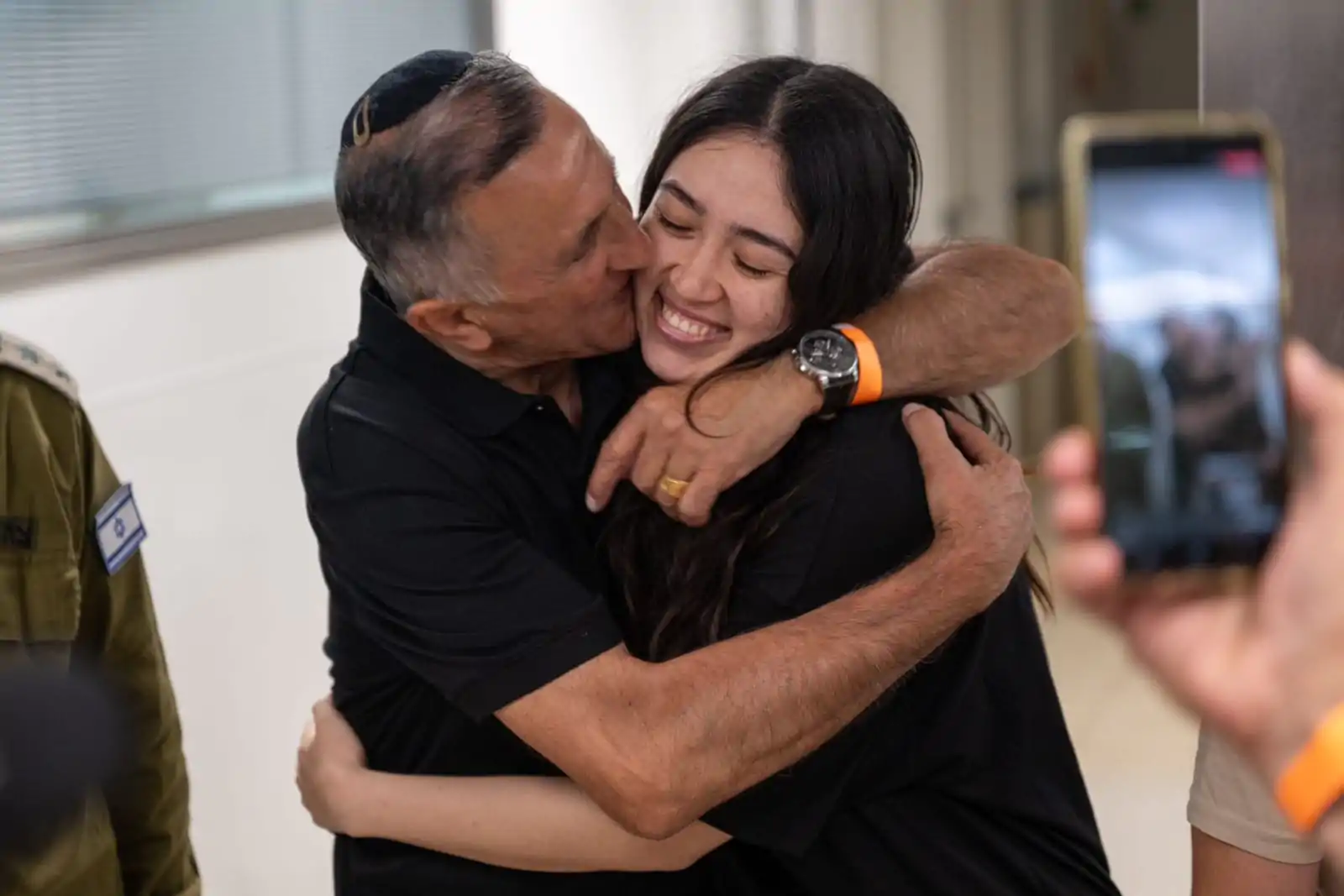 נועה ארגמני בשובה מהשבי: צילום: דובר צה"ל