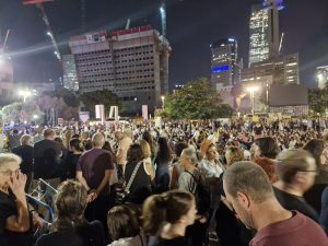 אלפים בכיכר החטופים: "המשבר הלאומי והקיטוב שאנו חווים, הזדמנות להפוך משבר – לבשורה"