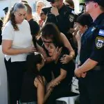 "איש משפחה למופת": מלווים למנוחות את רב פקד אריק בן אליהו