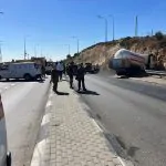 פיגוע דריסה בצומת גבעת אסף: הולך רגל נפצע אנושות, המחבל נוטרל