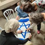 מבצע סבתא: הסבתות של כפר סבא מתגייסות למען החיילים והקהילה