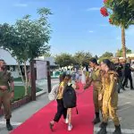 מדים בכיתה: חיילות פיקוד העורף מלוות את התלמידים בפתיחת שנת הלימודים