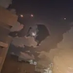 איראן שיגרה מאות טילים לעבר ישראל: אין נזק ממשי