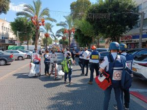 דקירה בחדרה: שישה פצועים, שניים במצב אנוש. נבדק חשד לפיגוע