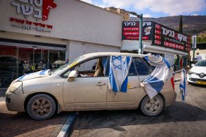 משרד הרווחה חילק 15,000 כרטיסי מזון לתושבי הדרום והצפון שנפגעו מהמלחמה