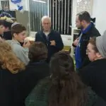 בונים את הברית הישראלית: תנועת עזרא במפגשים עם קבוצות מגוונות