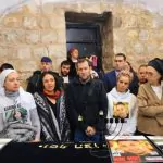 משפחות חטופים הדליקו נרות חנוכה בקבר יוסף