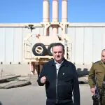 "מלחמת הטילים הראשונה": שר הביטחון כ"ץ מבטיח להסיר את האיום