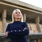 פנינה רוזנבלום שוב עושה את זה: השיר החדש ששבר את הרשת