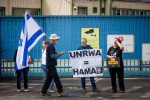 שוב מסתבכת: נחשפו פגישות של נציגי אונר"א עם מחבלים