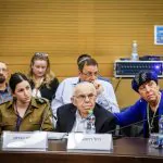 שורד השואה בכנסת: "חייבים להיות מאוחדים, לא ימין ושמאל, אנחנו אחים"