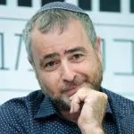 בזכות ה-AI: עיתונאי ערוץ 14 מפרגן לחדשות 12