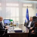 יו"ר הכנסת נפגש עם האבות השכולים יוזמי הפשרה המשפטית