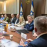 המגעים לעסקת החטופים: ראש הממשלה יכנס את צוות השרים במוצאי-שבת