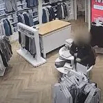 מסע הקניות עם הארנק הגנוב הסתיים בכתב אישום
