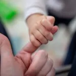 הקומיקאי מחפש שם לבנו, הכתבים הציעו את רעיונותיהם
