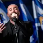 "יהי זכרכם ברוך": עומר אדם במחווה מרגשת למשפחת ביבס