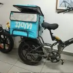 מרדף בבני ברק: פלסטיני התנגש בשוטר – עם אופניים של Wolt