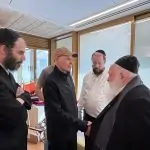 "מחשבותיי נתונות ל-59 החטופים": גולדקנופף נפגש עם קית' סיגל
