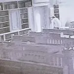 תפילין וסיגריה: כך נתפס הנער שגנב מקופת הצדקה של בית הכנסת