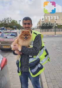 כלב ננעל ברכב