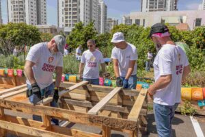 2.5 מיליון ישראלים יצאו לעשות טוב מצפון ועד דרום