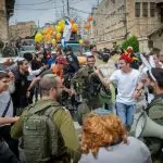 פורים בפתח: לכמה אנשים בישראל קוראים המן?