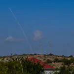 שתי רקטות שוגרו מלבנון, שר הביטחון: "לא יהיה שקט בביירות"