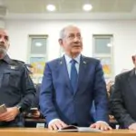 נתניהו בקריאת המגילה: "שוברים את ציר פרס"