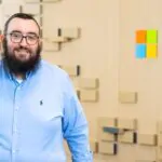 חרדי, קצין, רב ומהנדס: זה סגן נשיא מיקרוסופט העולמית