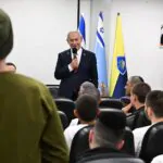 נתניהו למתגייסים בבקו"ם: "הרוח שלכם היא המפתח לניצחון"