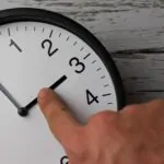שעה אחת קדימה: ישראל עוברת לשעון קיץ