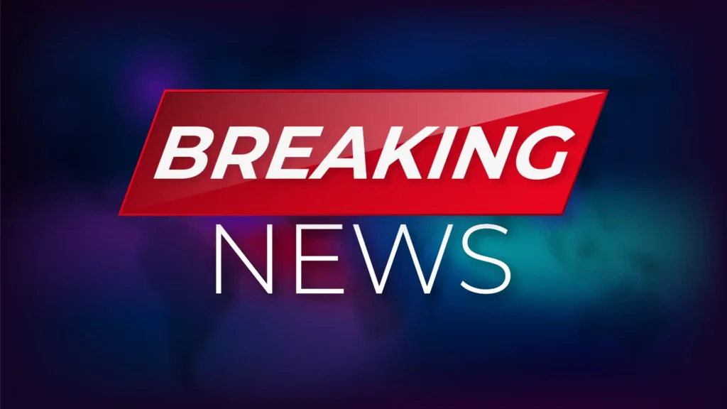 כיתוב גרפי באנגלית עם המילים Breaking News על רקע דרמטי – מסמל עדכון חדשותי מיידי, רגע חדשות, חדשות, ערוץ חדשות