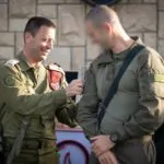 החלפה בעוצבת הקומנדו: השארת חותם עמוק, אני מצדיע לך