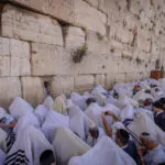 "חלום להגיע לרגע הזה": שורד השבי במעמד ברכת הכהנים בכותל