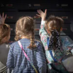 באיזה ילד ההורים משקיעים יותר? ביטוח לאומי חושף