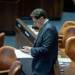 הטיסה החשאית של דרמר וברנע – וההצהרה של שר הביטחון
